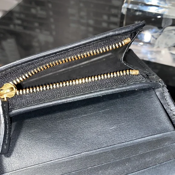 Authentic Gucci GG 🐝Supreme Bee Wallet - Picture 12 of 17